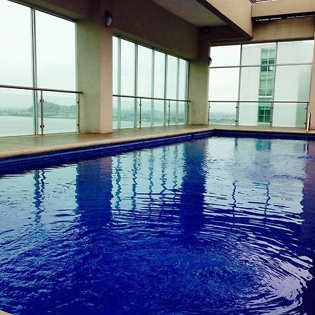 Luxury Suites River Front Гуаякіль Номер фото
