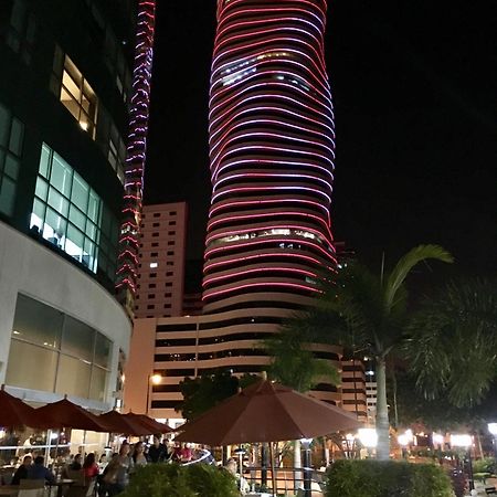 Luxury Suites River Front Гуаякіль Екстер'єр фото