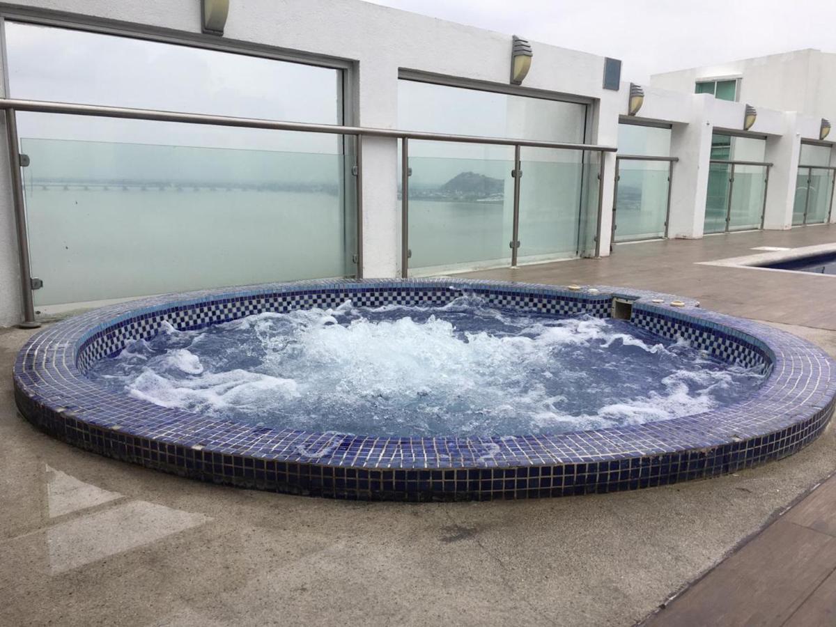 Luxury Suites River Front Гуаякіль Екстер'єр фото