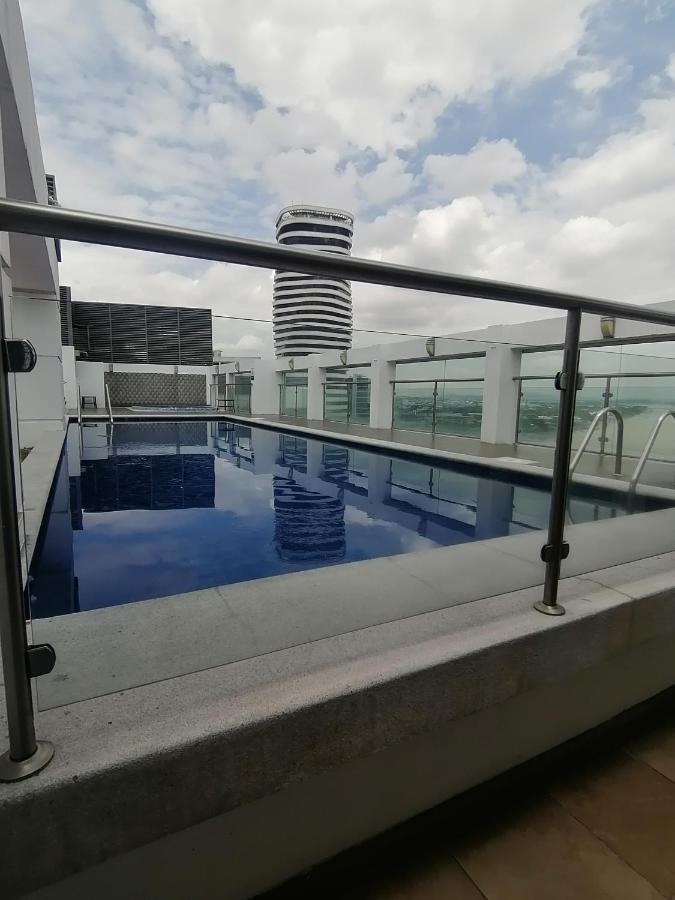 Luxury Suites River Front Гуаякіль Екстер'єр фото