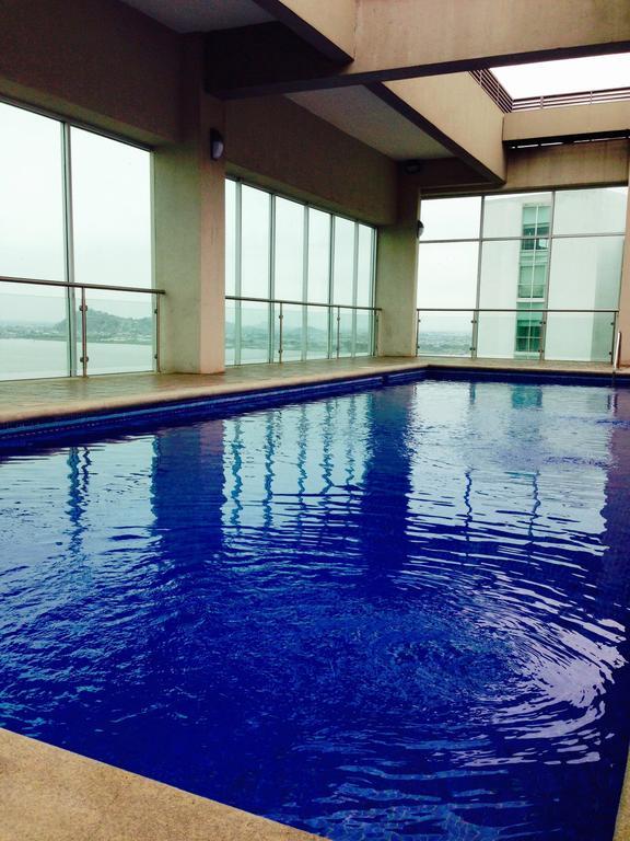 Luxury Suites River Front Гуаякіль Номер фото
